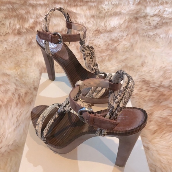 COACH Simona Snk/Waxy Lthr Sandal - Picture 6 of 8